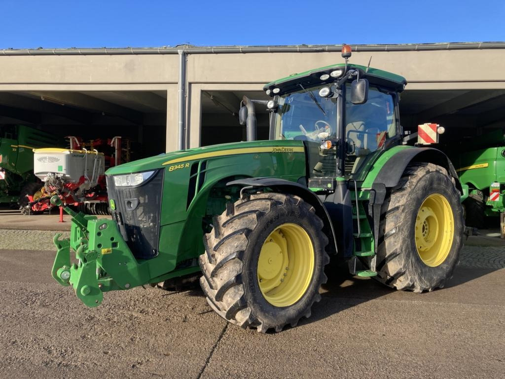 John Deere 8345R - Máy cày: hình 1 John Deere 8345R - Máy cày: hình 1