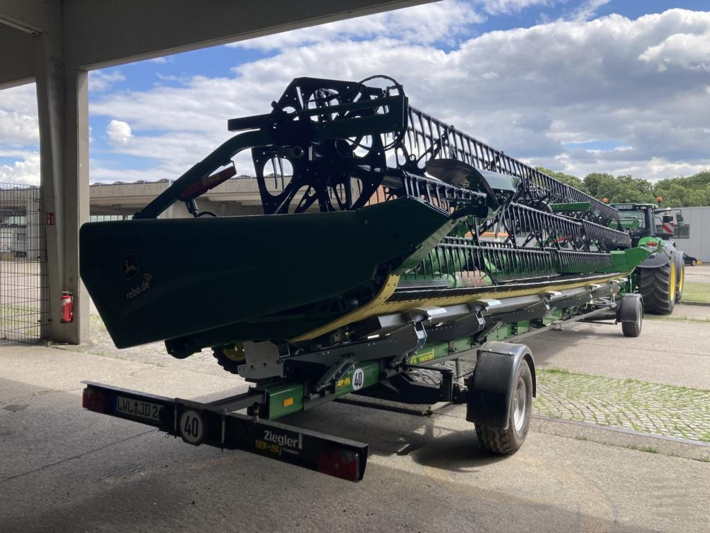 John Deere HD35X MY24 - Máy gặt đập: hình 1 John Deere HD35X MY24 - Máy gặt đập: hình 1