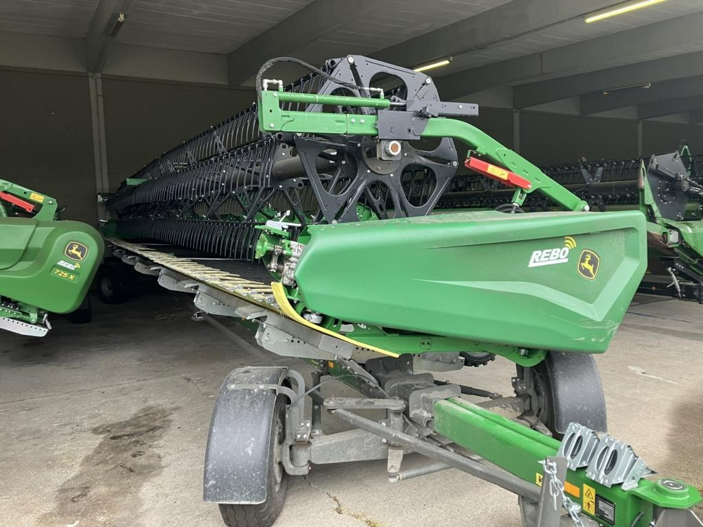 John Deere HD40X MY23 - Máy gặt liên hợp: hình 1 John Deere HD40X MY23 - Máy gặt liên hợp: hình 1
