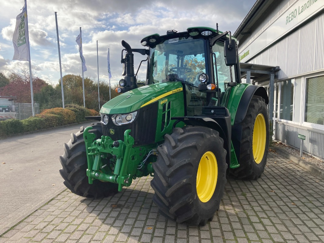 John Deere TRAKTOR 6120M MIT KABINE - Máy cày: hình 1 John Deere TRAKTOR 6120M MIT KABINE - Máy cày: hình 1