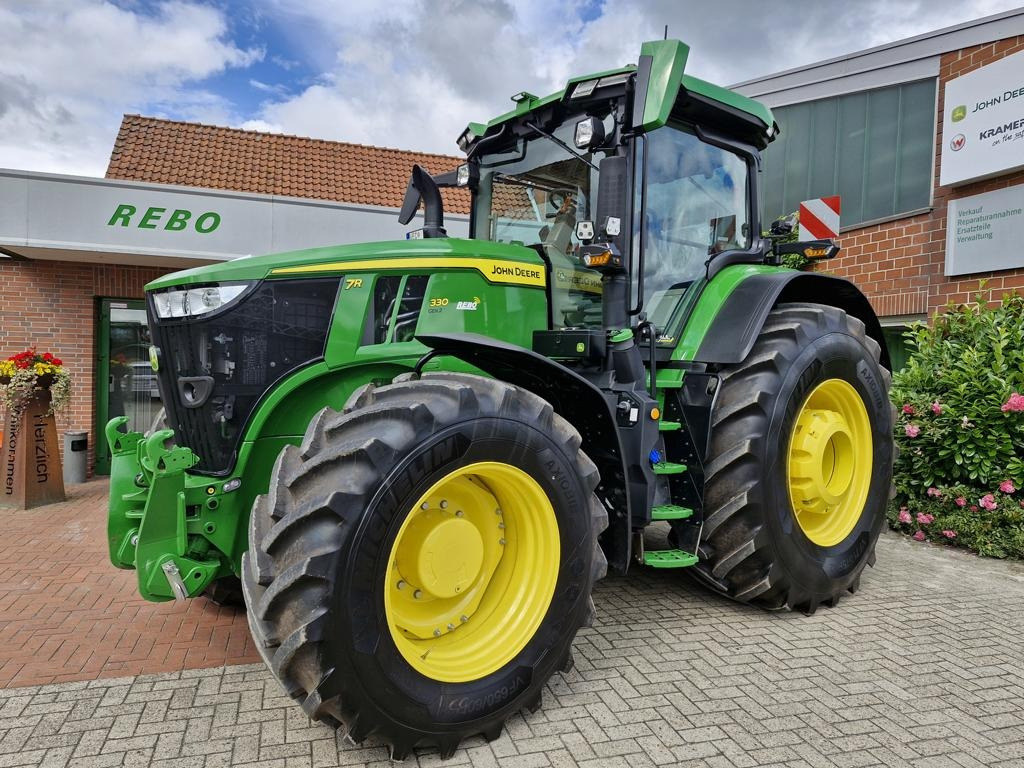 John Deere TRAKTOR 7R330 - Máy cày: hình 1 John Deere TRAKTOR 7R330 - Máy cày: hình 1