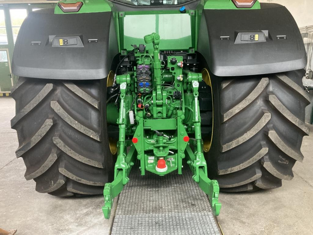 Máy cày mới John Deere TRAKTOR 8R370: hình 15 Máy cày mới John Deere TRAKTOR 8R370: hình 15