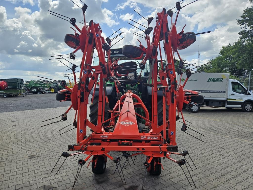 Kuhn GF8702 - Dàn trải/ Cào: hình 2 Kuhn GF8702 - Dàn trải/ Cào: hình 2