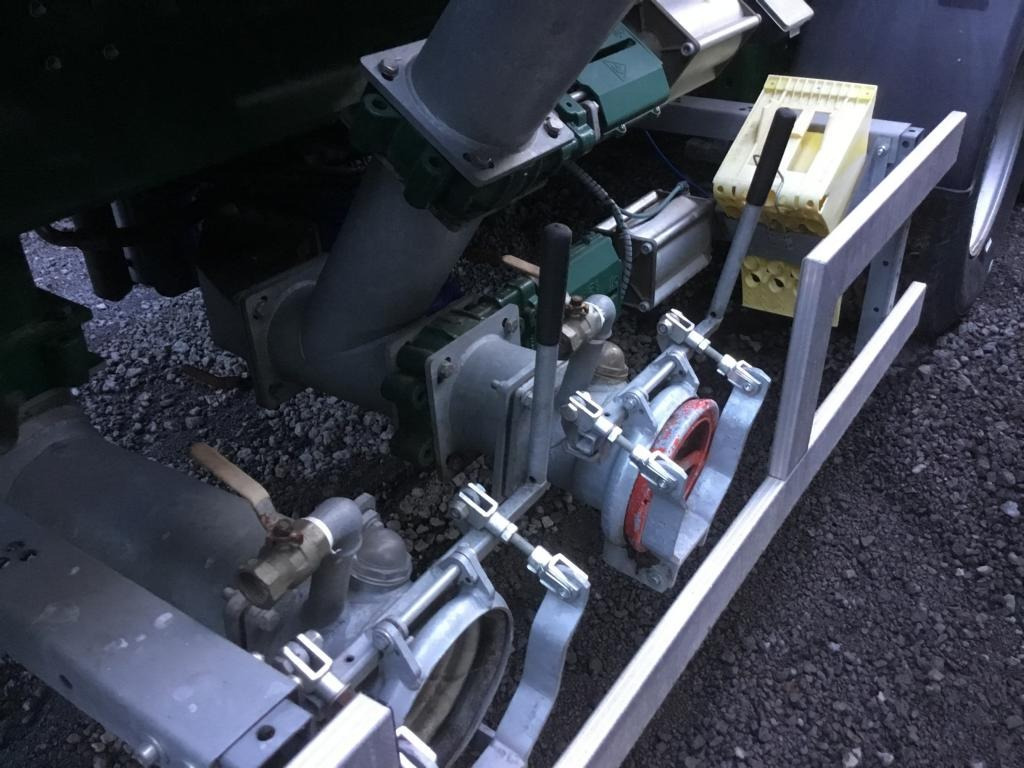 Rhinox GÜLLEZUBRINGER LKW AUFLIEGER - Trang thiết bị bón phân: hình 4 Rhinox GÜLLEZUBRINGER LKW AUFLIEGER - Trang thiết bị bón phân: hình 4