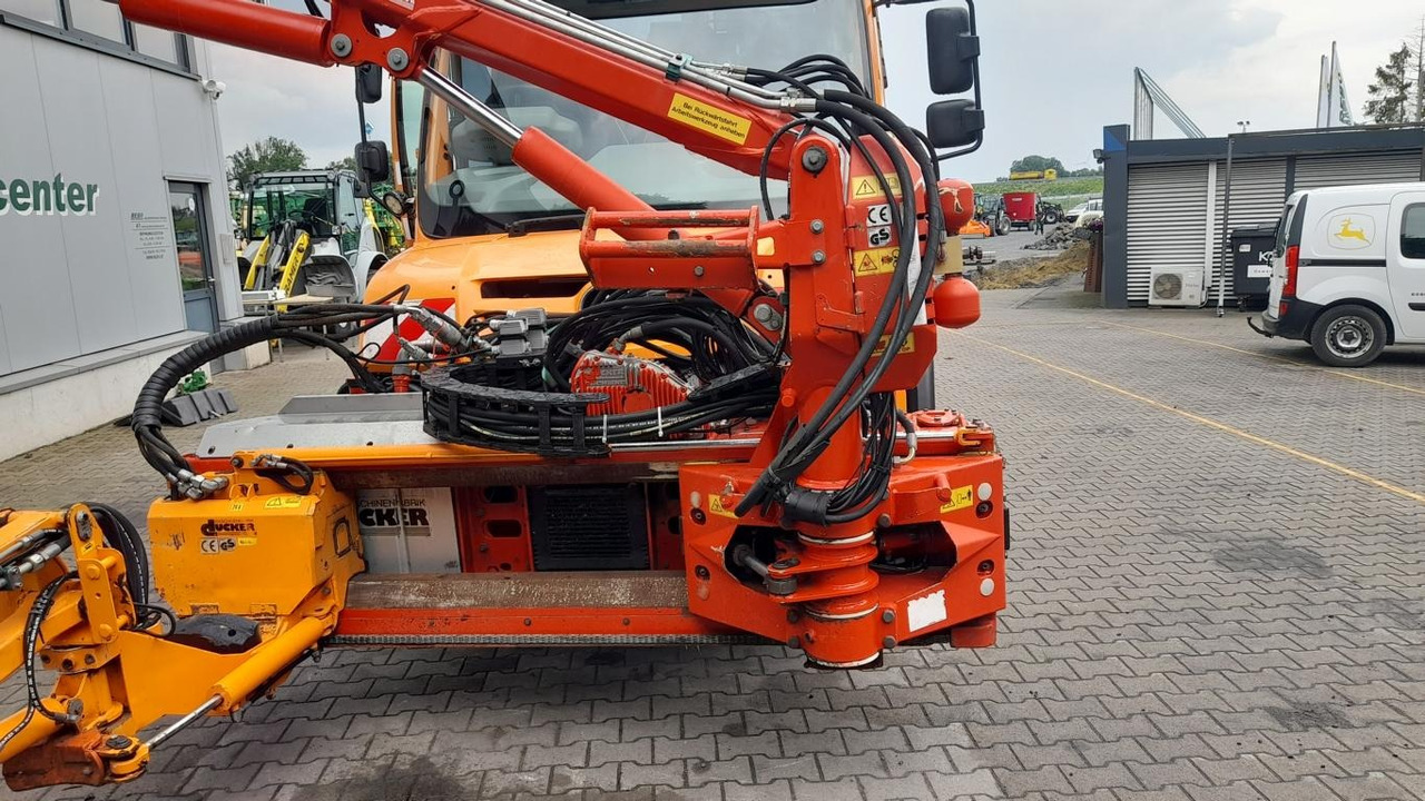 Mercedes-Benz UNIMOG U 527 - Tiện ích/ Xe đặc dụng: hình 2 Mercedes-Benz UNIMOG U 527 - Tiện ích/ Xe đặc dụng: hình 2
