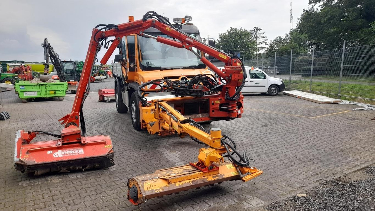 Mercedes-Benz UNIMOG U 527 - Tiện ích/ Xe đặc dụng: hình 4 Mercedes-Benz UNIMOG U 527 - Tiện ích/ Xe đặc dụng: hình 4