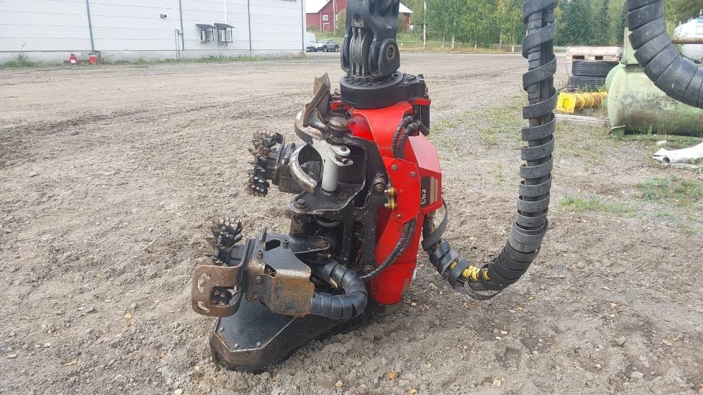 Komatsu 901 - Máy thu hoạch rừng: hình 5 Komatsu 901 - Máy thu hoạch rừng: hình 5