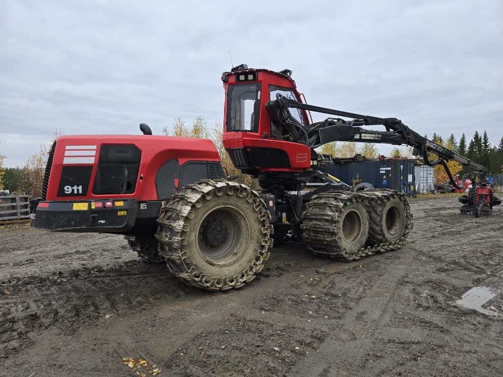 Komatsu 911.7 - Máy thu hoạch rừng: hình 1 Komatsu 911.7 - Máy thu hoạch rừng: hình 1