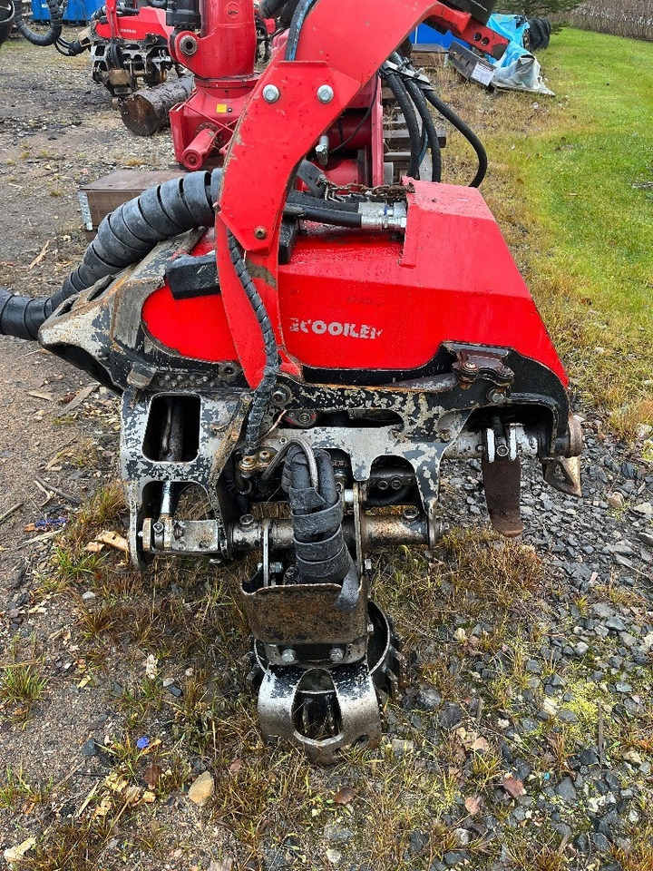 Komatsu 911 - Máy thu hoạch rừng: hình 3 Komatsu 911 - Máy thu hoạch rừng: hình 3