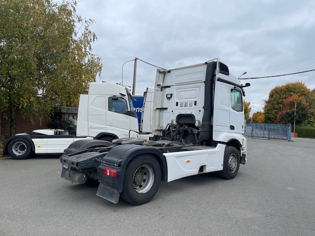 Mercedes-Benz Actros - Xe đầu kéo: hình 3 Mercedes-Benz Actros - Xe đầu kéo: hình 3