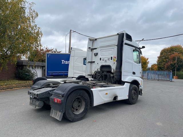 Mercedes-Benz Actros - Xe đầu kéo: hình 3 Mercedes-Benz Actros - Xe đầu kéo: hình 3