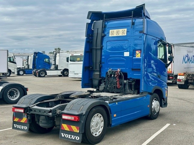 Volvo FH - Xe đầu kéo: hình 2 Volvo FH - Xe đầu kéo: hình 2