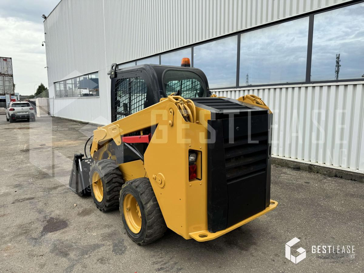 Caterpillar 236D - Máy xúc lật đa năng: hình 2 Caterpillar 236D - Máy xúc lật đa năng: hình 2