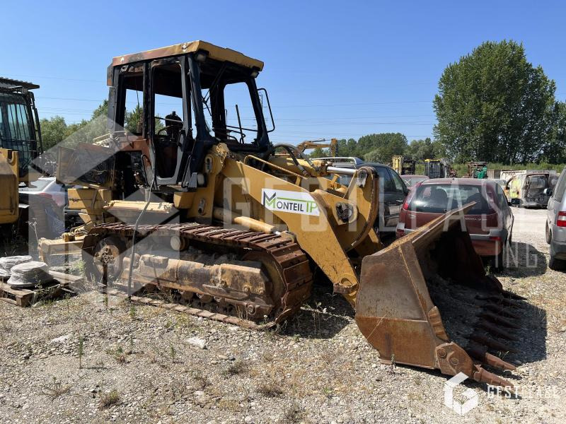 Caterpillar 953C - Máy xúc lật bánh xích: hình 1 Caterpillar 953C - Máy xúc lật bánh xích: hình 1