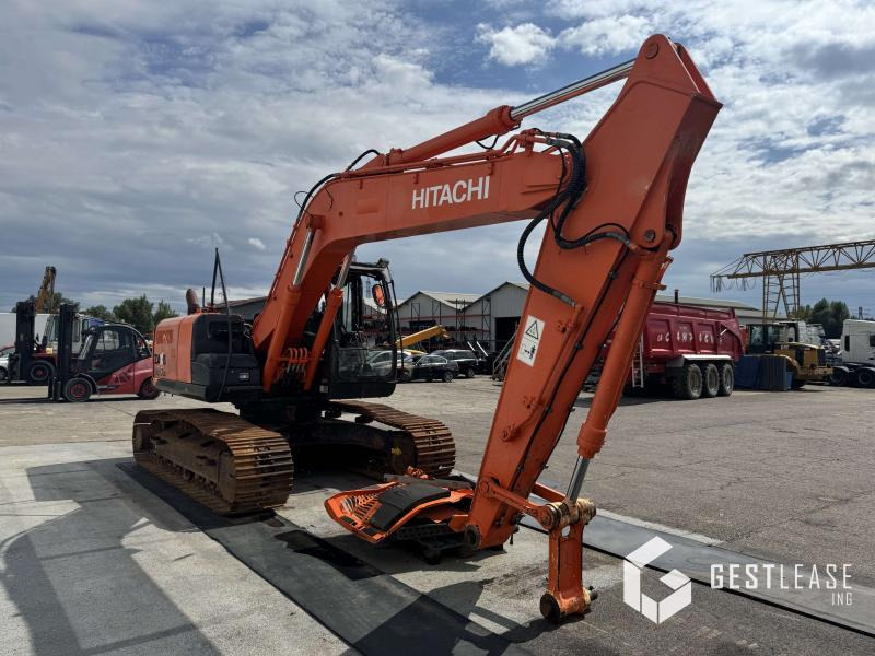 Hitachi ZX180LC-5B - Máy xúc bánh xích: hình 4 Hitachi ZX180LC-5B - Máy xúc bánh xích: hình 4