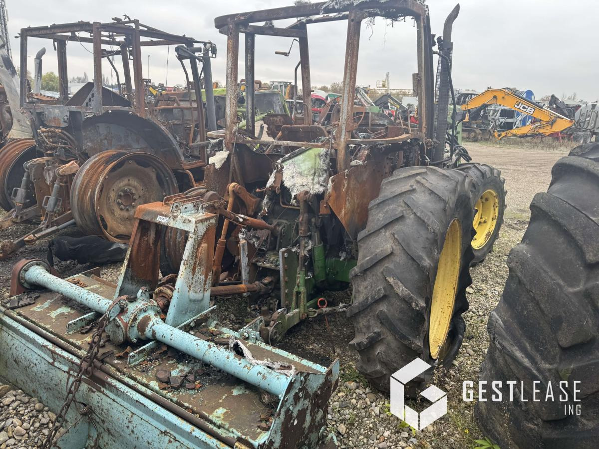 John Deere 5720 - Máy cày: hình 3 John Deere 5720 - Máy cày: hình 3
