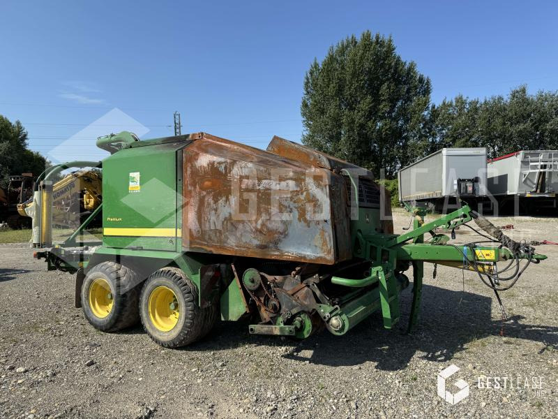 John Deere 744 - Máy đóng kiện tròn: hình 1 John Deere 744 - Máy đóng kiện tròn: hình 1
