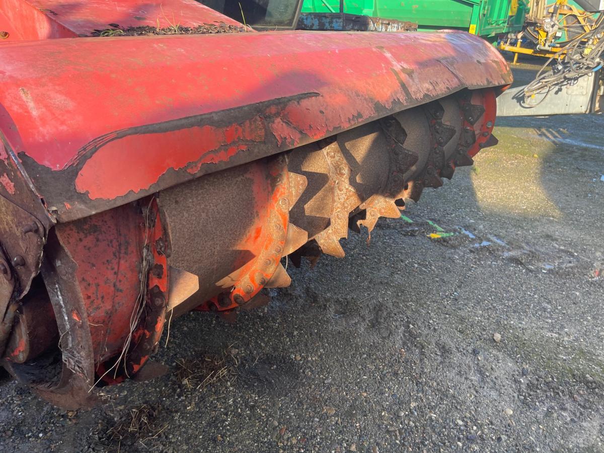 Kuhn SP 14 - Xe trộn thức ăn gia súc: hình 5 Kuhn SP 14 - Xe trộn thức ăn gia súc: hình 5