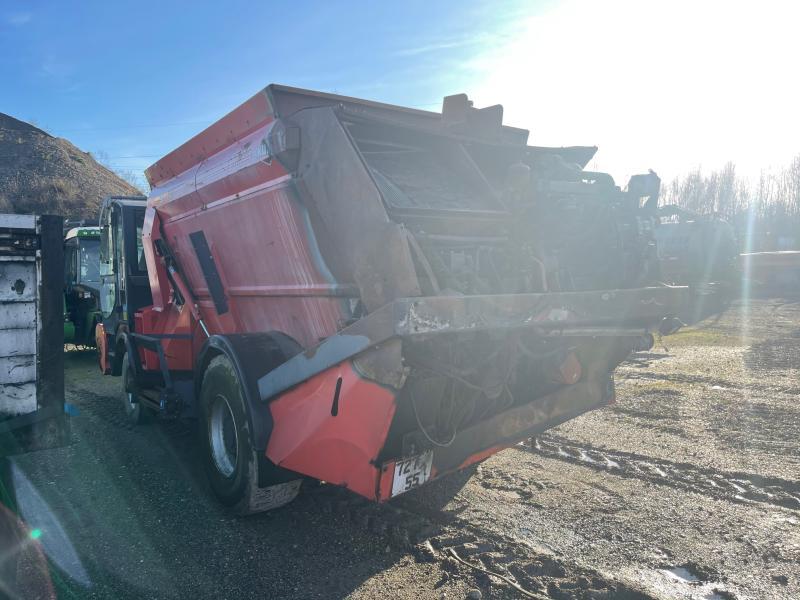 Kuhn SP 14 - Xe trộn thức ăn gia súc: hình 2 Kuhn SP 14 - Xe trộn thức ăn gia súc: hình 2