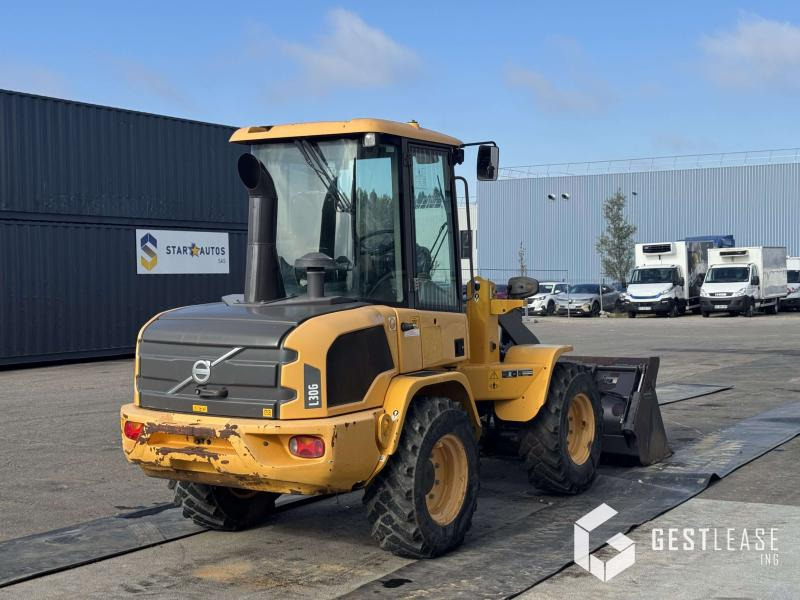 Volvo L30G - Máy xúc lật bánh lốp: hình 3 Volvo L30G - Máy xúc lật bánh lốp: hình 3