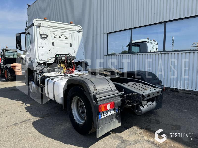 Mercedes AROCS 1843 - Xe đầu kéo: hình 2 Mercedes AROCS 1843 - Xe đầu kéo: hình 2