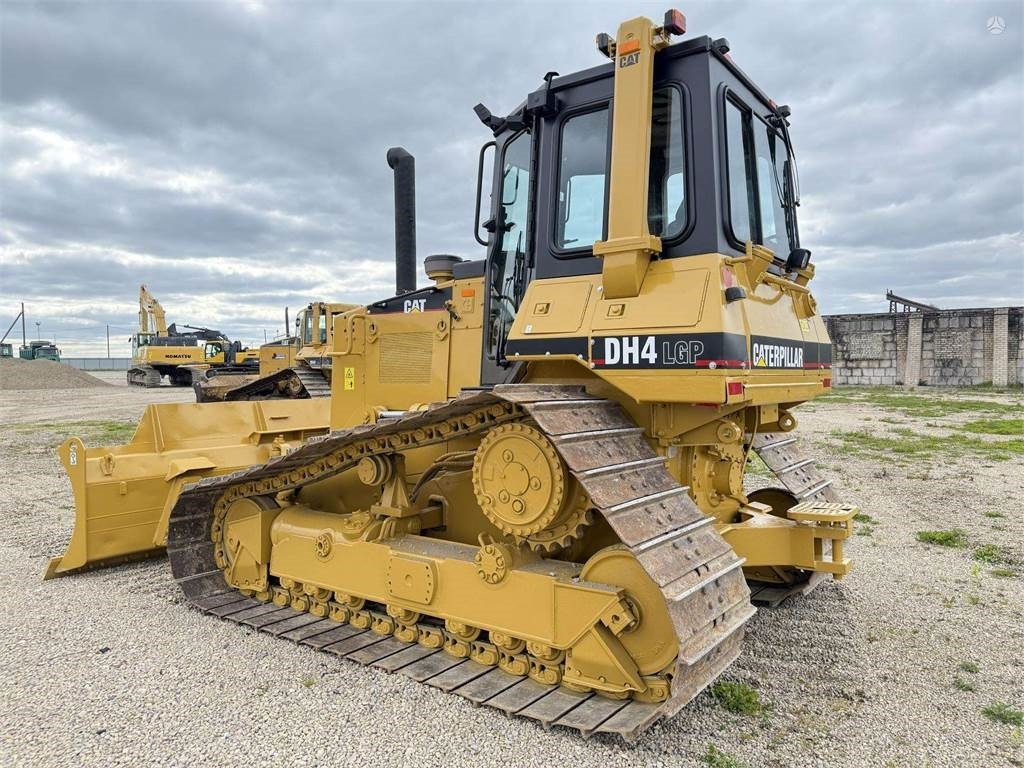 CAT D4H LGP - Máy ủi: hình 4 CAT D4H LGP - Máy ủi: hình 4