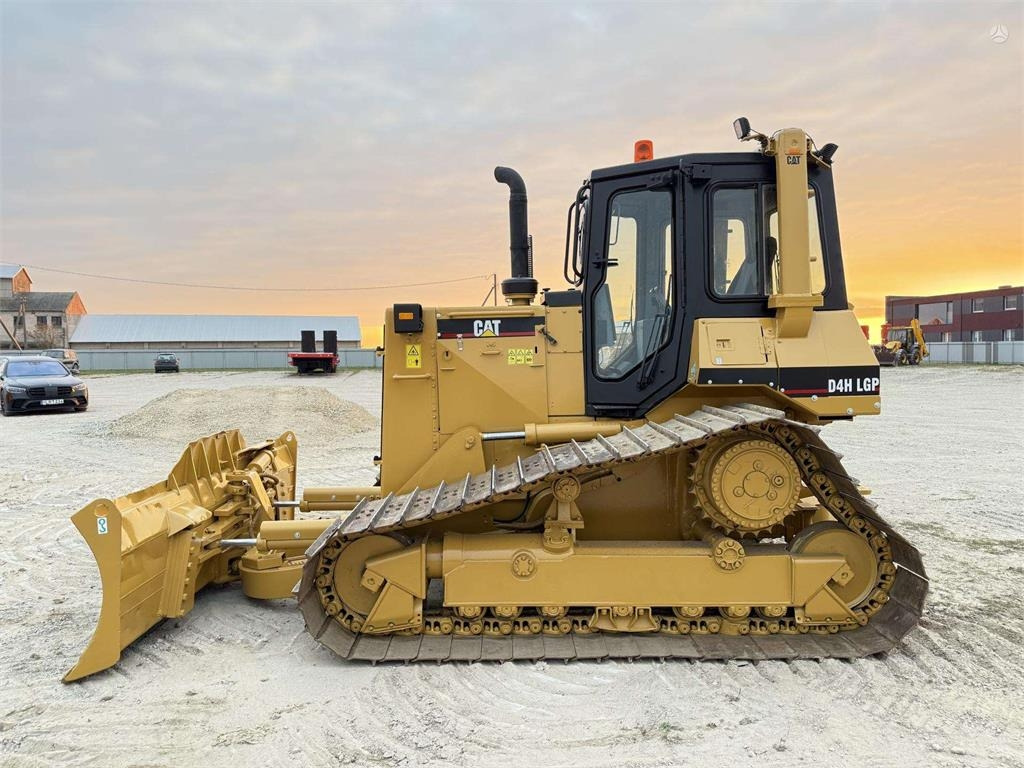 CAT D4H LGP USA MADE  - Máy ủi: hình 2 CAT D4H LGP USA MADE  - Máy ủi: hình 2