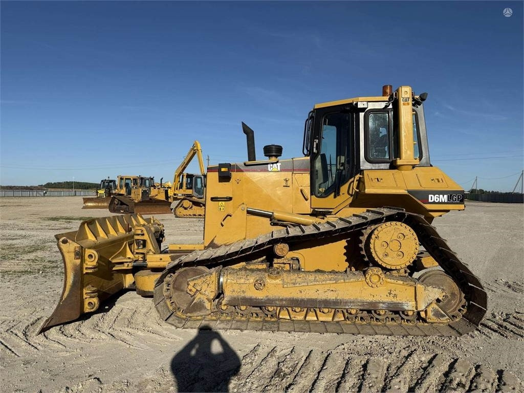 CAT D6M LGP - Máy ủi: hình 5 CAT D6M LGP - Máy ủi: hình 5