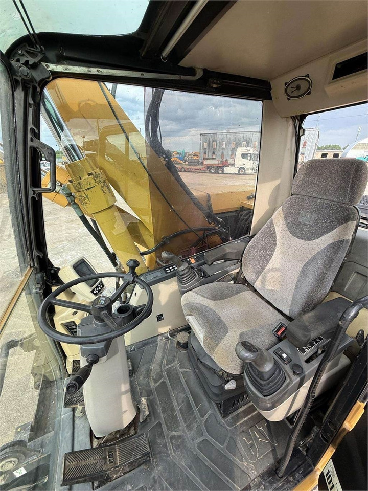 Máy xúc bánh lốp CAT M315C: hình 11