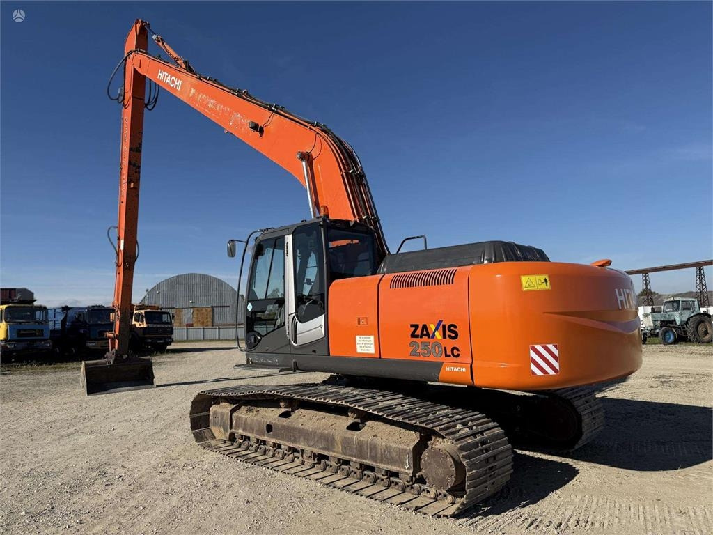 Hitachi ZX 250 LC-3 , 21 M , 800 mm - Máy xúc bánh xích: hình 3 Hitachi ZX 250 LC-3 , 21 M , 800 mm - Máy xúc bánh xích: hình 3