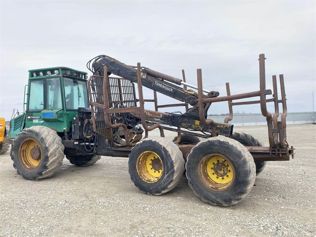 Timberjack 1010 , VISAS ARBA DALIMIS - Máy chuyển tiếp: hình 4 Timberjack 1010 , VISAS ARBA DALIMIS - Máy chuyển tiếp: hình 4