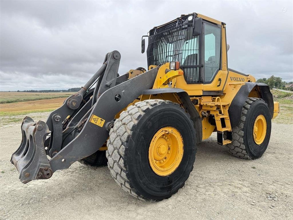 Volvo L 120 F , 4rd line , coupler - Máy xúc lật bánh lốp: hình 1 Volvo L 120 F , 4rd line , coupler - Máy xúc lật bánh lốp: hình 1