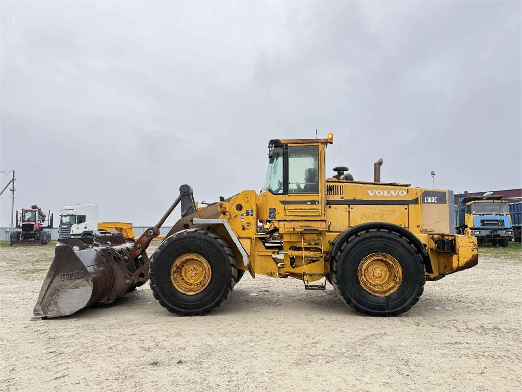 Volvo L180C quick coupler - Máy xúc lật bánh lốp: hình 2 Volvo L180C quick coupler - Máy xúc lật bánh lốp: hình 2