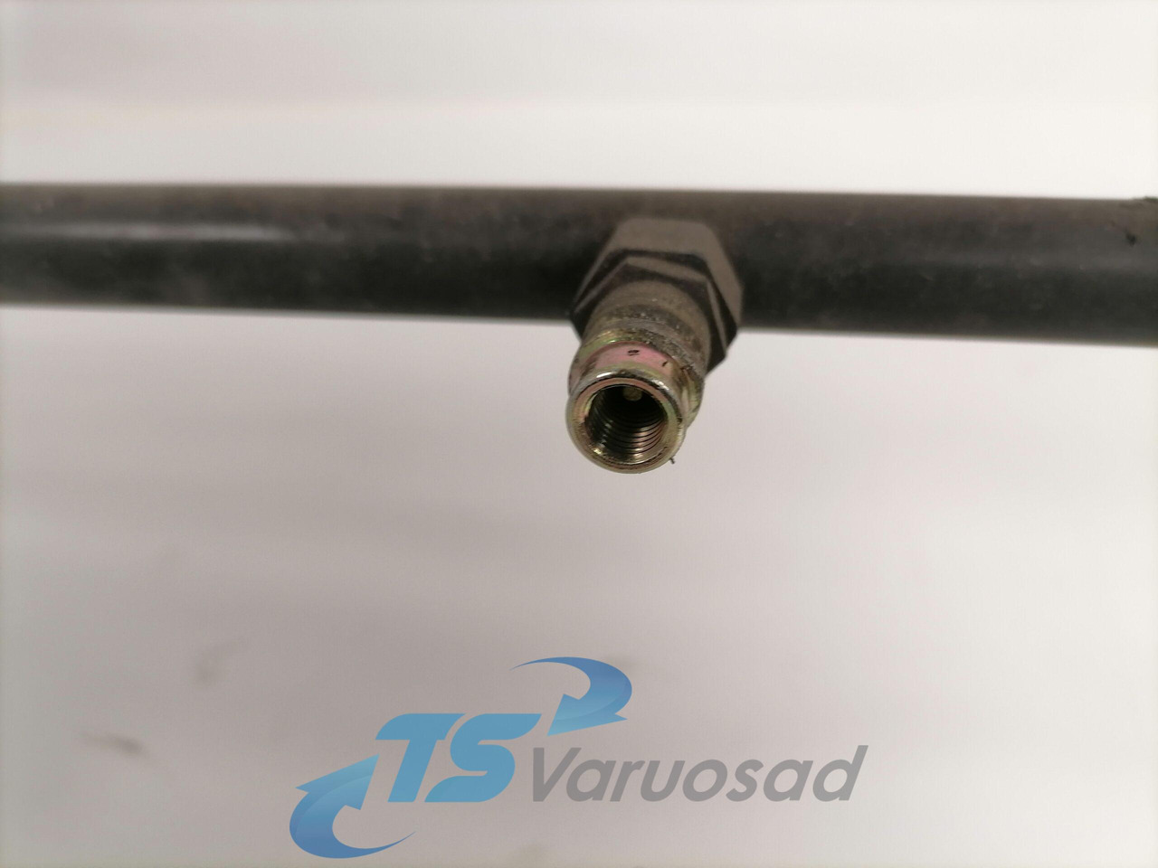 MAN A/C pipe 81619750102 - Cấp nhiệt/ Thông gió cho Xe tải: hình 2 MAN A/C pipe 81619750102 - Cấp nhiệt/ Thông gió cho Xe tải: hình 2