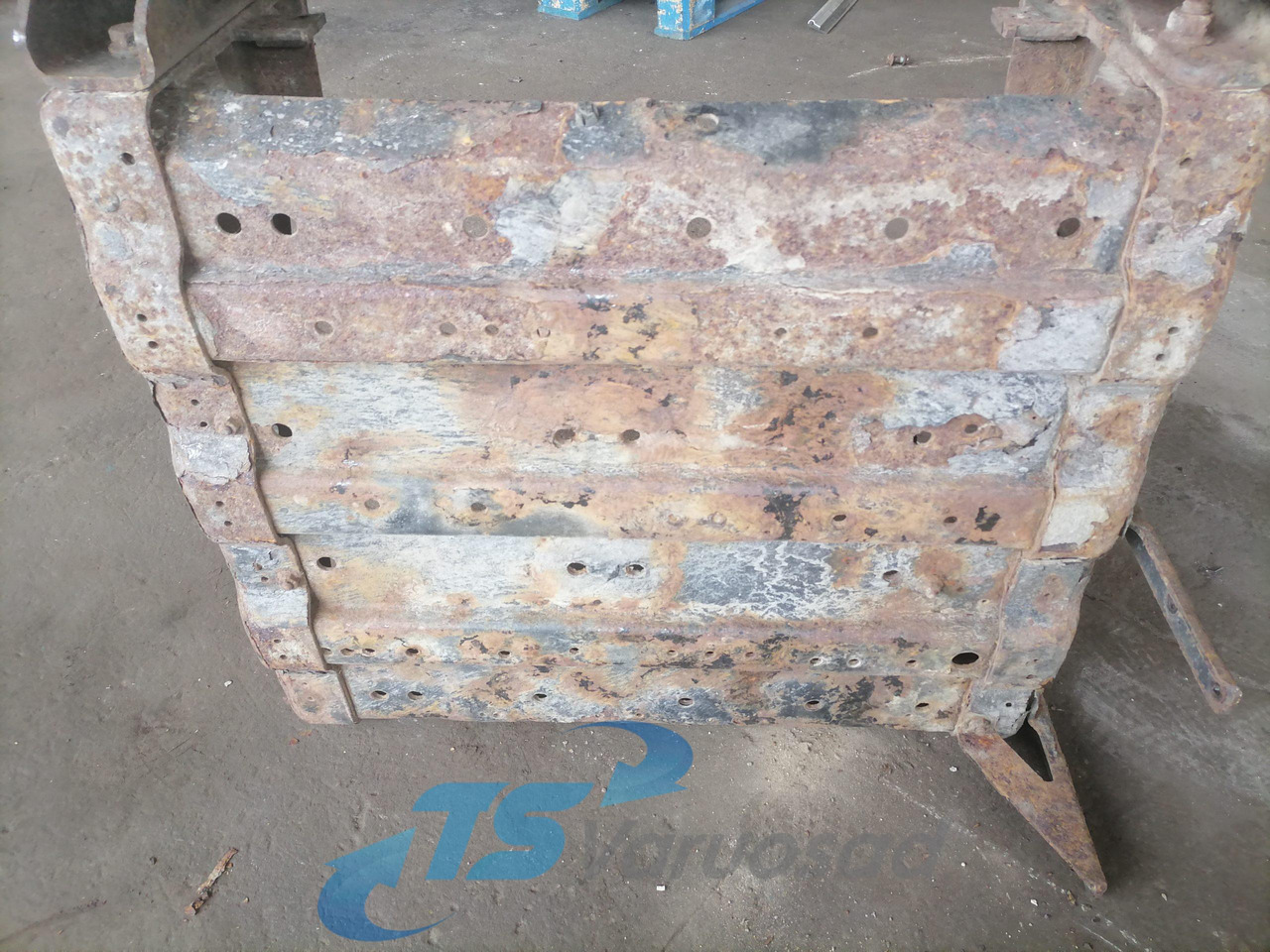 MAN Battery box 81418605376 - Ắc quy cho Xe tải: hình 2 MAN Battery box 81418605376 - Ắc quy cho Xe tải: hình 2