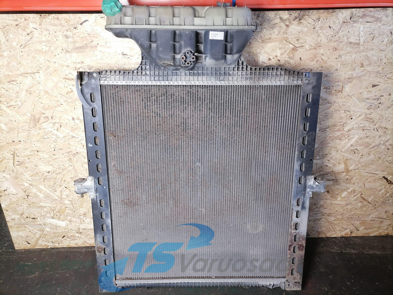 MAN Cooling radiator 81061016512 - Bộ tản nhiệt cho Xe tải: hình 2 MAN Cooling radiator 81061016512 - Bộ tản nhiệt cho Xe tải: hình 2