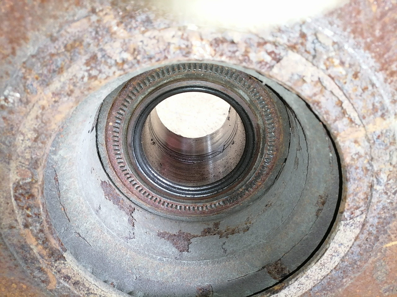 MAN Rear axel hub 81357013155 - Ổ bánh lái cho Xe tải: hình 3 MAN Rear axel hub 81357013155 - Ổ bánh lái cho Xe tải: hình 3