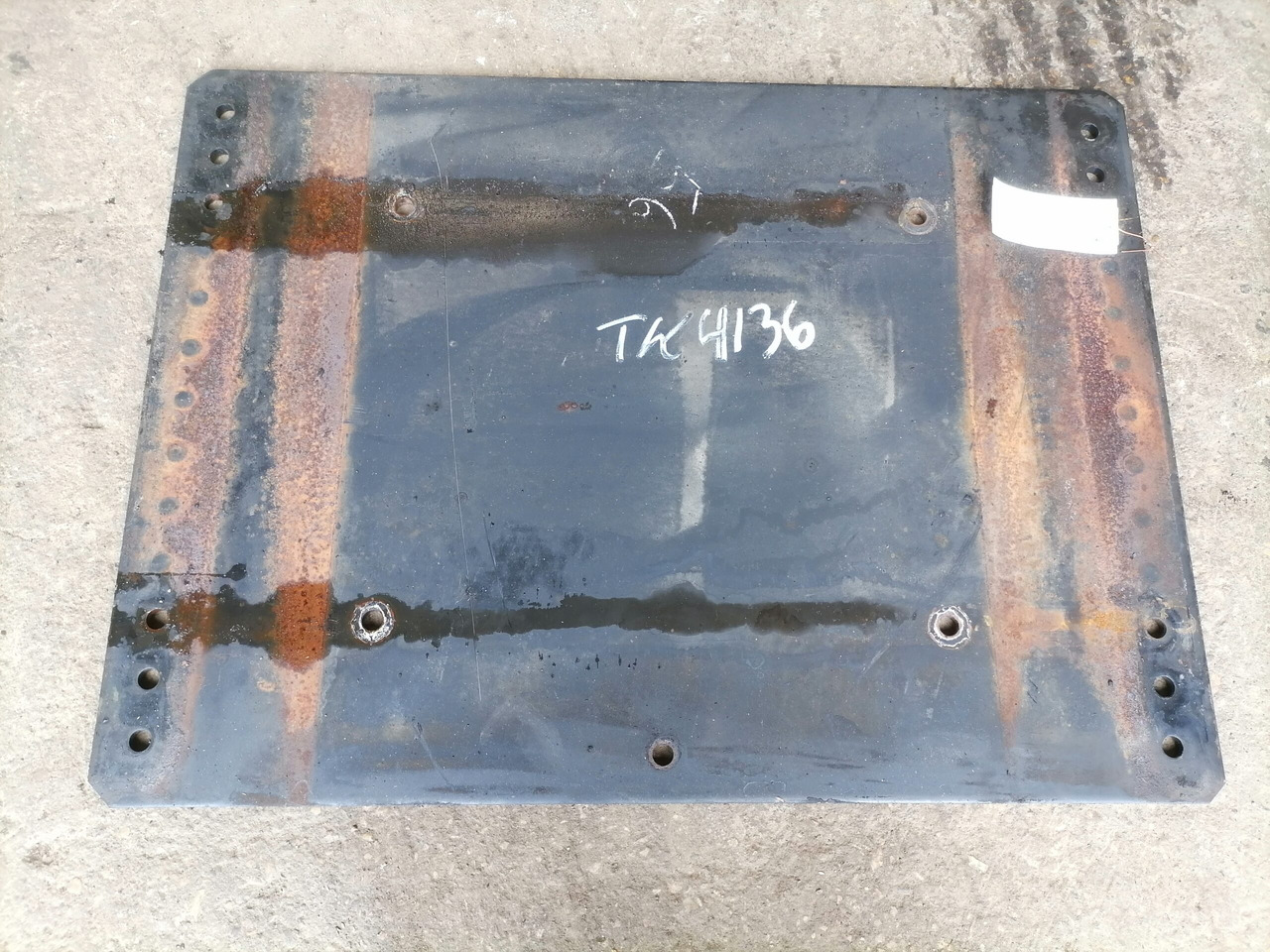 MAN Saddle plate 81427150036 - Khớp nối bánh xe thứ năm cho Xe tải: hình 3 MAN Saddle plate 81427150036 - Khớp nối bánh xe thứ năm cho Xe tải: hình 3