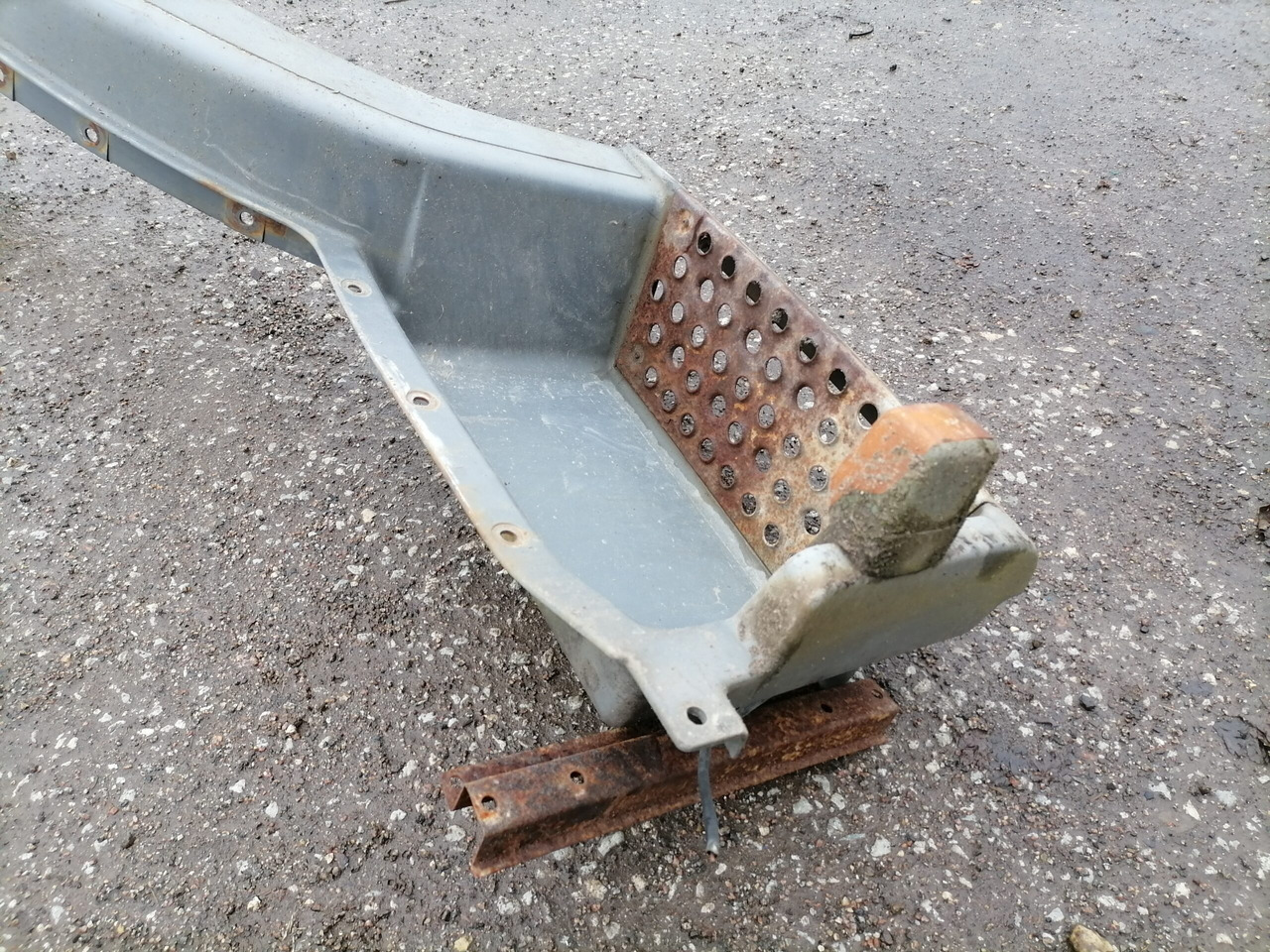 MB Astmelaua plastik 9736602601 - Bậc bước cho Xe tải: hình 5 MB Astmelaua plastik 9736602601 - Bậc bước cho Xe tải: hình 5