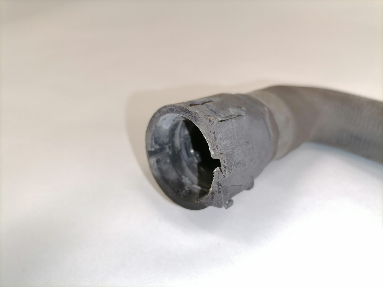 Mercedes-Benz Coolant pipe A9615002772 - Hệ thống làm mát cho Xe tải: hình 3 Mercedes-Benz Coolant pipe A9615002772 - Hệ thống làm mát cho Xe tải: hình 3