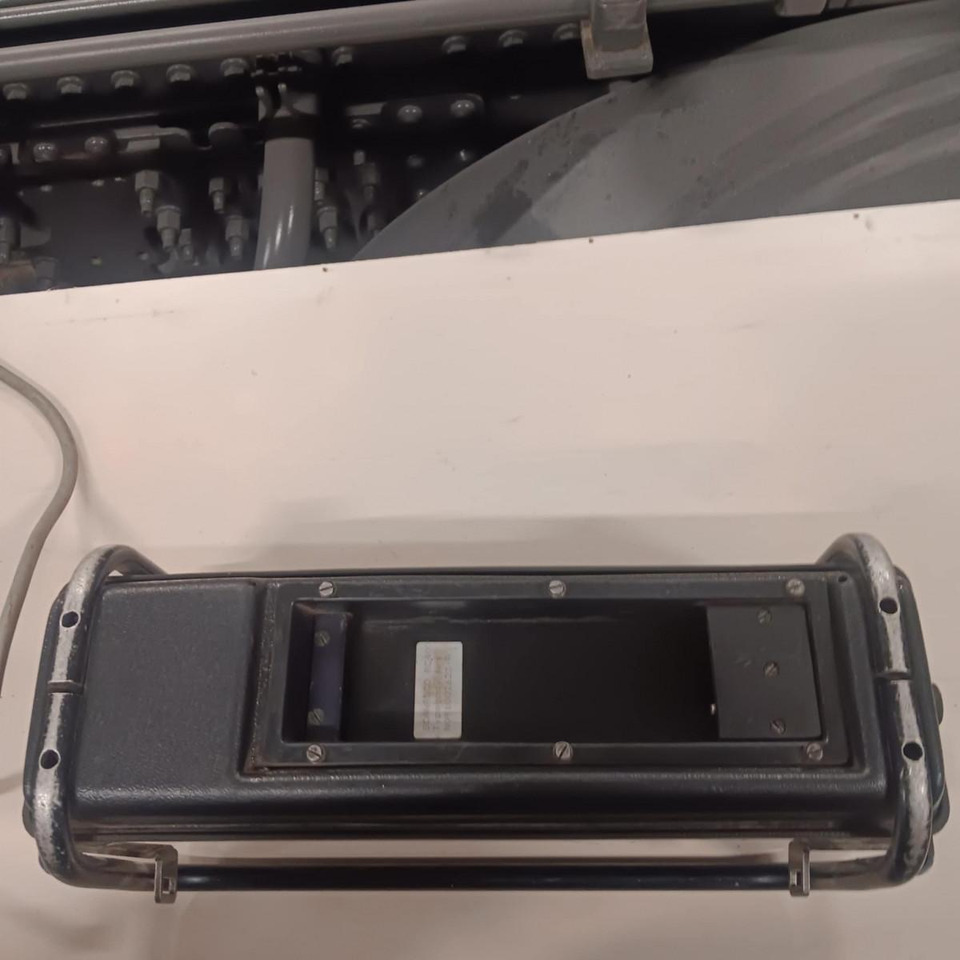 SCANRECO SCANRECO RC400 remote + receiver RC400 - Thủy lực cho Xe tải: hình 4 SCANRECO SCANRECO RC400 remote + receiver RC400 - Thủy lực cho Xe tải: hình 4