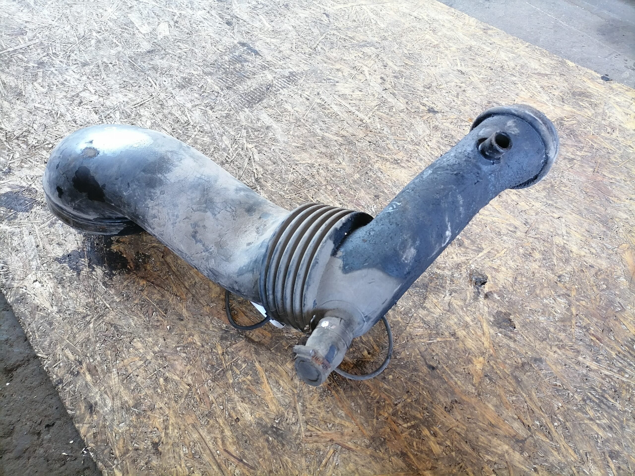 Scania Air intake 1409145 - Hệ thống nạp khí cho Xe tải: hình 3 Scania Air intake 1409145 - Hệ thống nạp khí cho Xe tải: hình 3