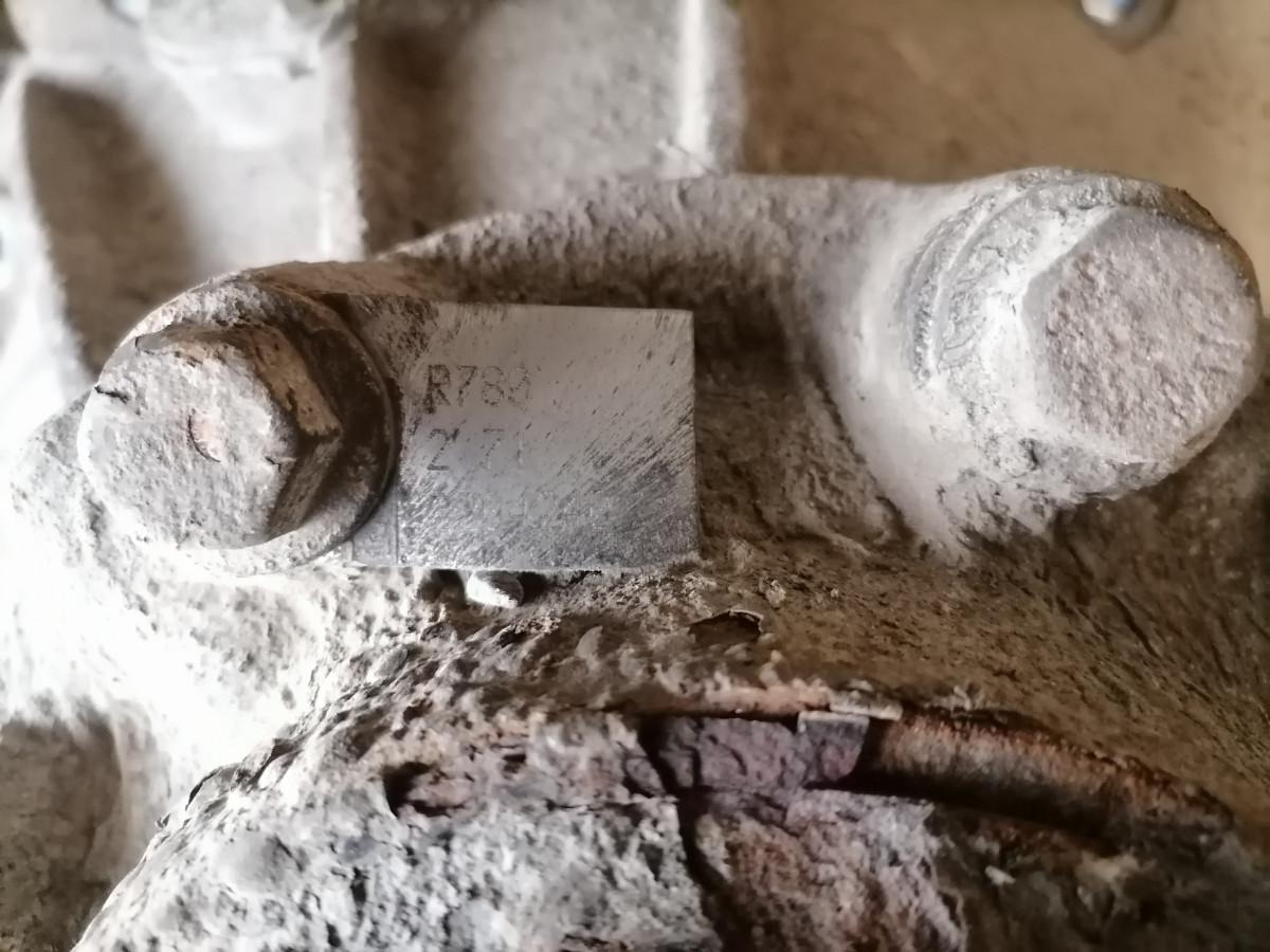 Scania Axel gear 2052040 - Mô tơ di chuyển cho Xe tải: hình 5 Scania Axel gear 2052040 - Mô tơ di chuyển cho Xe tải: hình 5