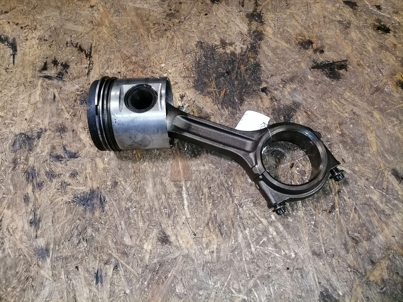 Scania Connecting rod + piston 1798596 - Pít tông/ Vòng/ Ống lót cho Xe tải: hình 1 Scania Connecting rod + piston 1798596 - Pít tông/ Vòng/ Ống lót cho Xe tải: hình 1