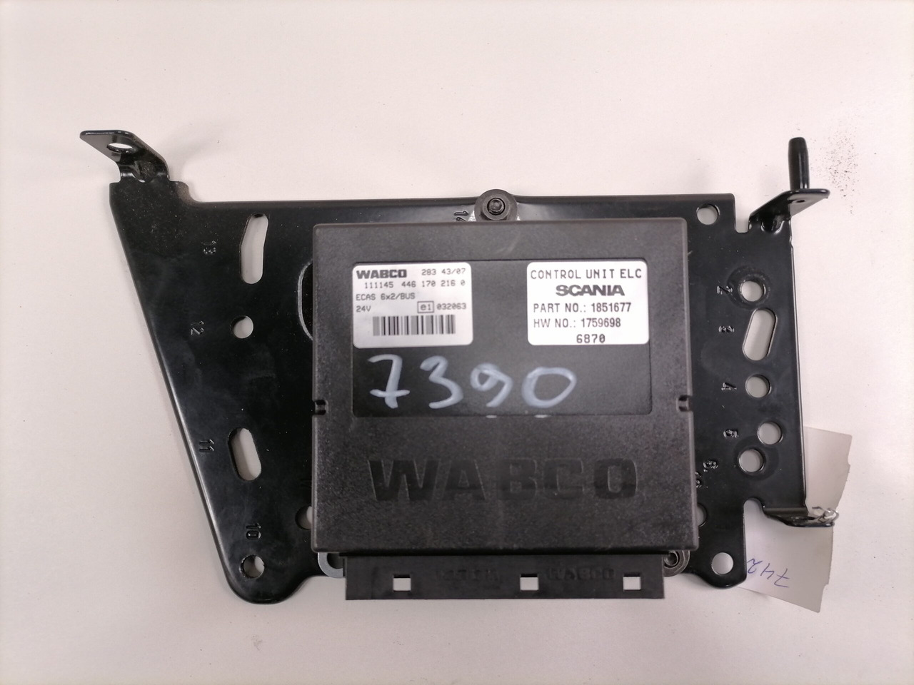 Scania Ecu, ECAS 1851677 - ECU cho Xe tải: hình 4 Scania Ecu, ECAS 1851677 - ECU cho Xe tải: hình 4