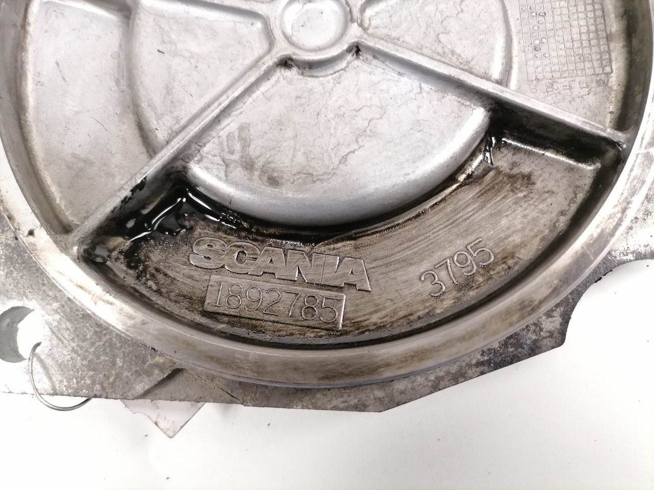 Scania Engine front cover 1892785 - Động cơ và các bộ phận cho Xe tải: hình 3 Scania Engine front cover 1892785 - Động cơ và các bộ phận cho Xe tải: hình 3