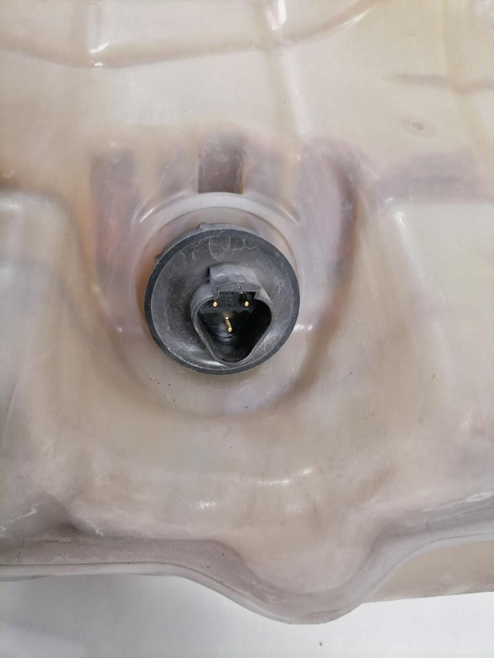 Scania Expansion tank 2545033 - Phụ tùng chung cho Xe tải: hình 4 Scania Expansion tank 2545033 - Phụ tùng chung cho Xe tải: hình 4