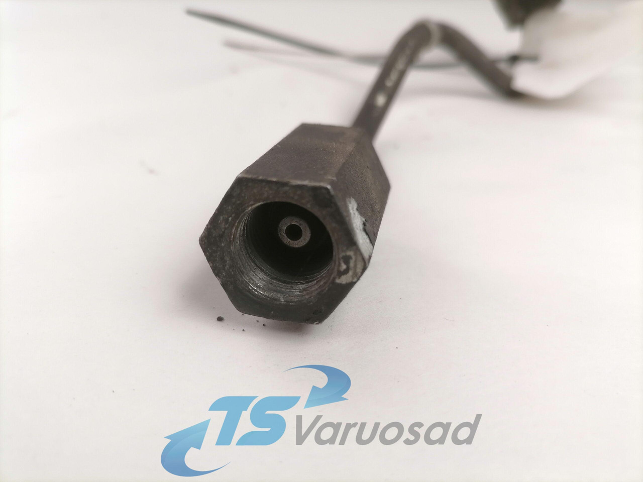 Scania Fuel pipe 1860539 - Hệ thống nhiên liệu cho Xe tải: hình 3 Scania Fuel pipe 1860539 - Hệ thống nhiên liệu cho Xe tải: hình 3