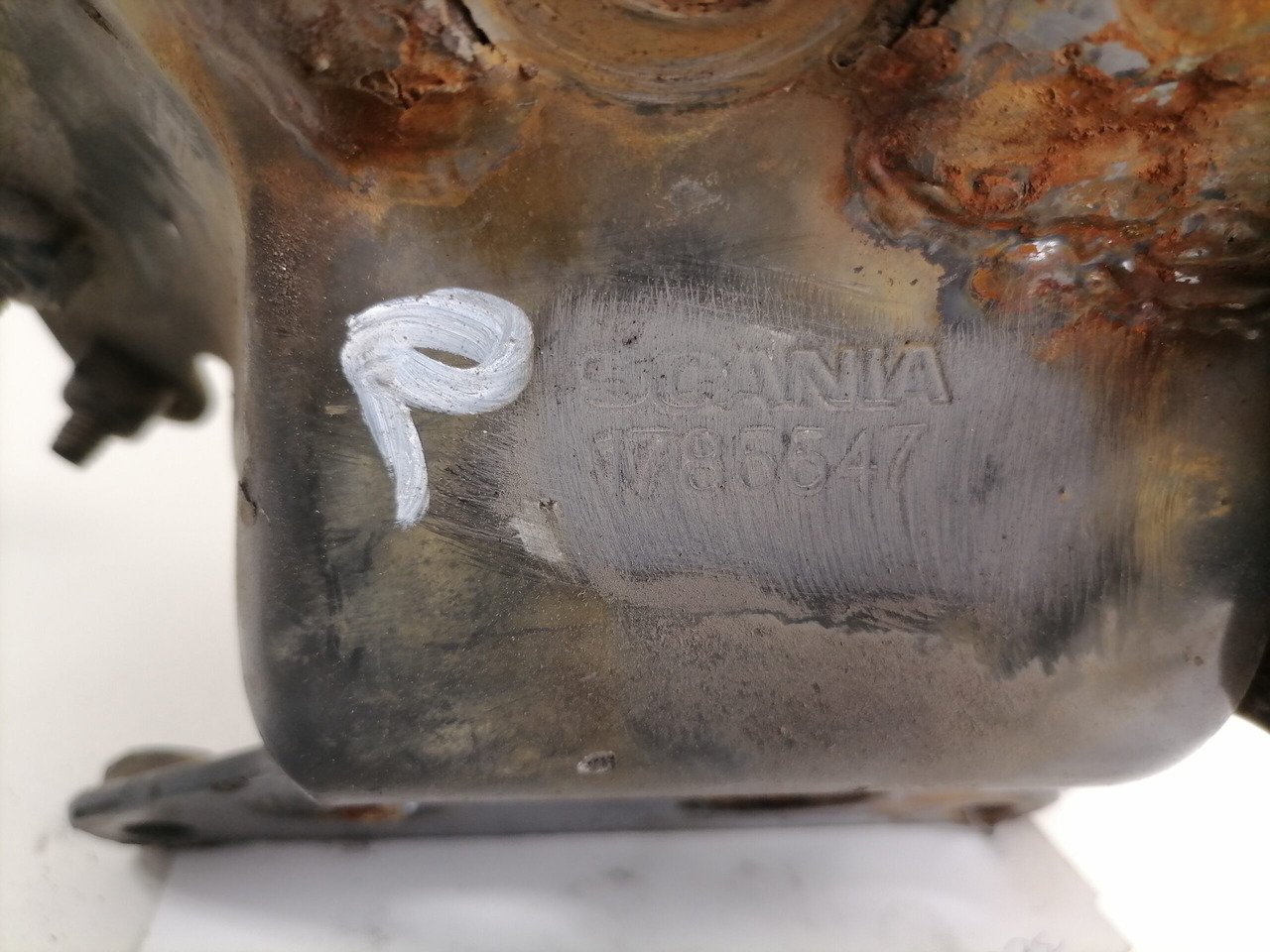 Scania Grille panel hinge 1785547 - Lưới tản nhiệt cho Xe tải: hình 3 Scania Grille panel hinge 1785547 - Lưới tản nhiệt cho Xe tải: hình 3