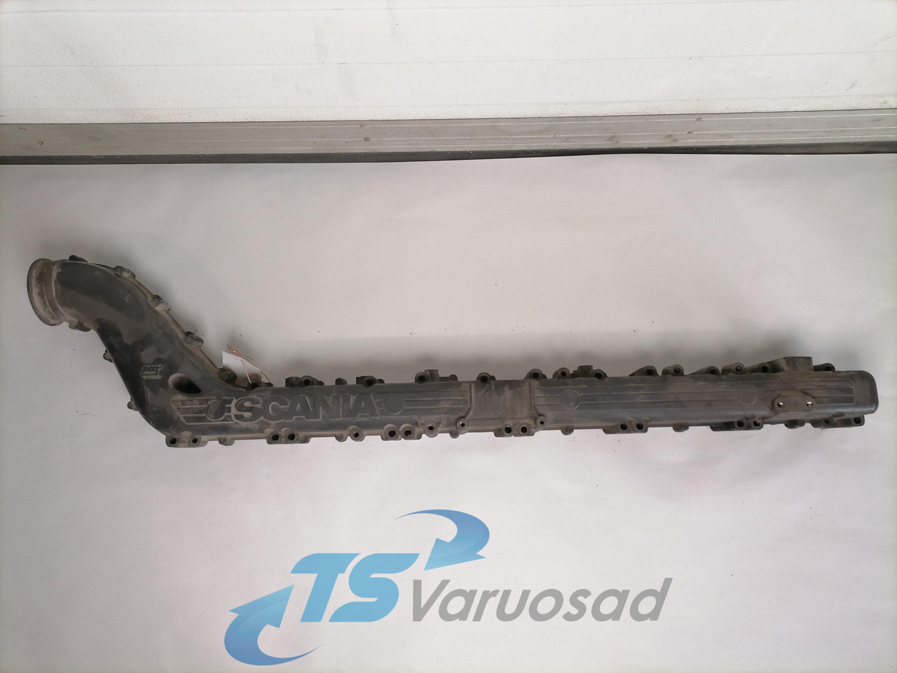 Scania Intake mainfold 1893329 - Cổ góp hút gió cho Xe tải: hình 1 Scania Intake mainfold 1893329 - Cổ góp hút gió cho Xe tải: hình 1